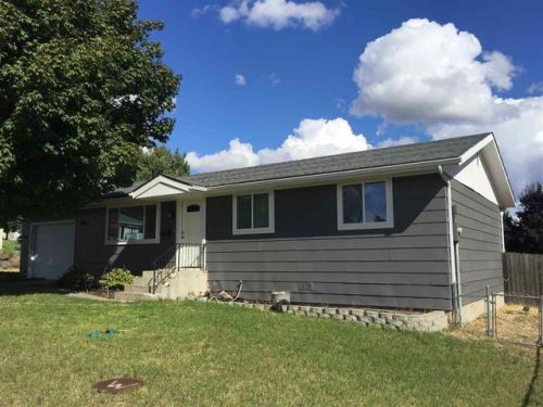 313 Holladay Dr, Amber, WA 99004-1110