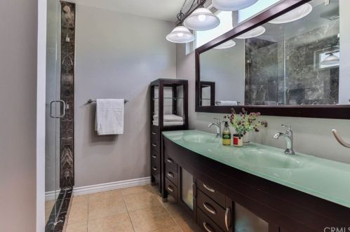 2019 Chilton Dr, Glendale CA  91201-1169 exterior