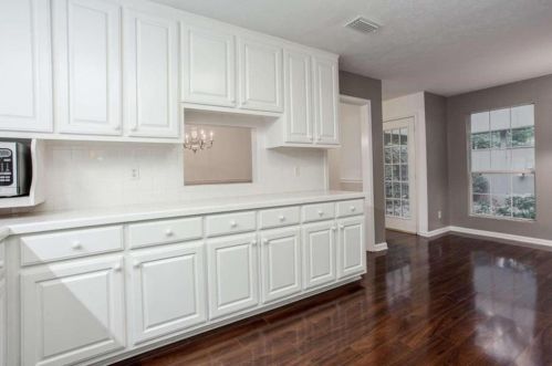 285 Glen Lake Dr, Atlanta GA  30327-4819 exterior