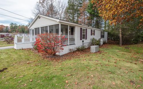 135 Heather Ln, Hampstead, NH 03841-5165