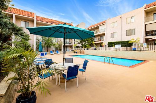 1401 Valley View Rd, Glendale CA  91202-1751 exterior