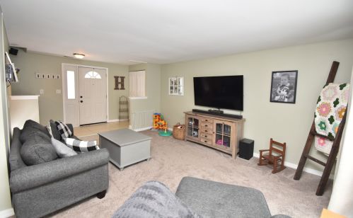 731 Sand Creek Dr, Carol Stream IL  60188-9137 exterior