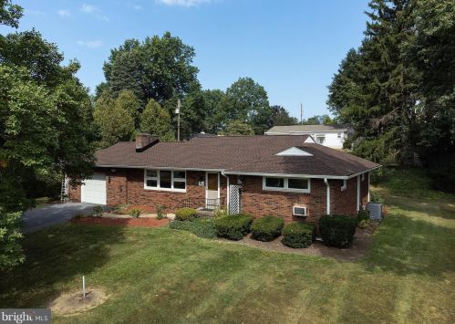 4306 Lakeview Rd, Harrisburg, PA 17112-2021