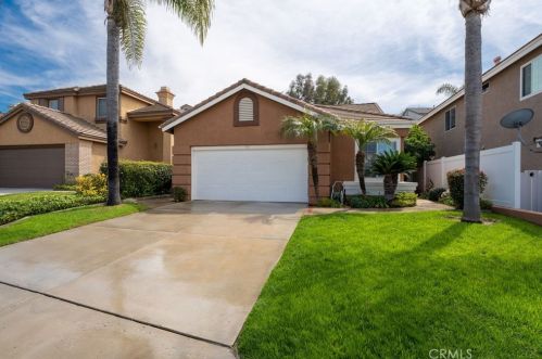 938 Dylan Way, Anaheim CA  92808-1515 exterior