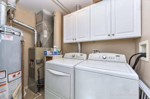 558 Pinebrook Dr, Lemont IL  60490-3121 exterior