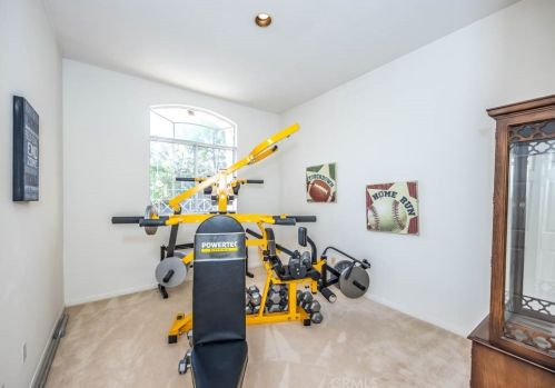 7551 Hollow Oak Rd, Anaheim CA  92808-1429 exterior