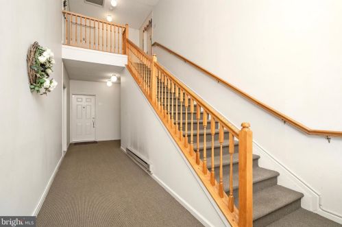 514 Eagles Chase Dr, Trenton NJ  08648-2560 exterior