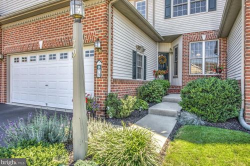 79 Weaver Ave, Ephrata, PA 17522-1377