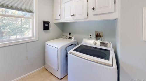 1037 Providence Pike, Killingly CT  06239-4003 exterior