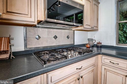 248 Upper Fry Rd, Trenton NJ 08628-2734 exterior