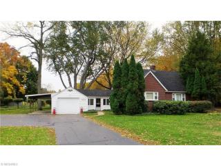 1495 Lake Rd, Conneaut, OH 44030-1017