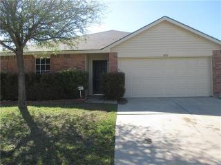 1409 Castle Ridge Rd, Fort Worth TX  76140-5742 exterior