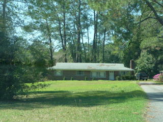 1007 Golf Club Rd, Douglas, GA 31533-7908