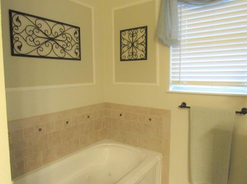 716 Candlewood Rd, Fort Worth TX  76103-1114 exterior