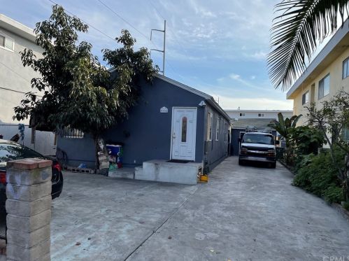 4706 118 St, Hawthorne CA 90250-2130 exterior