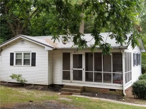 108 Russell St, Uwharie, NC 27371-3028