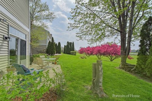 558 Pinebrook Dr, Lemont IL  60490-3121 exterior