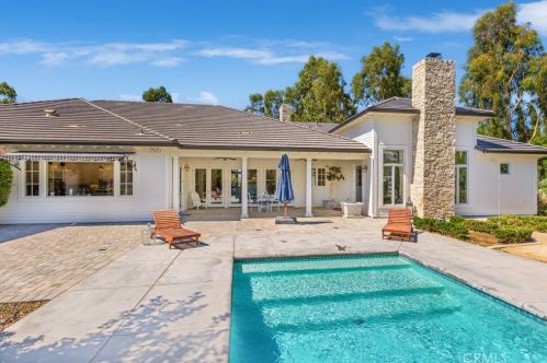 1015 Tiger Tail Dr, Riverside CA  92506-5423 exterior