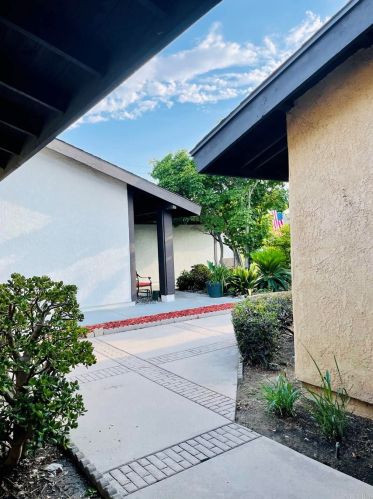 2013 Fruit St, Santa Ana, CA 92701-4456