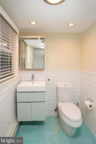 17 Leavitt Ln, Princeton NJ  08540-3921 exterior