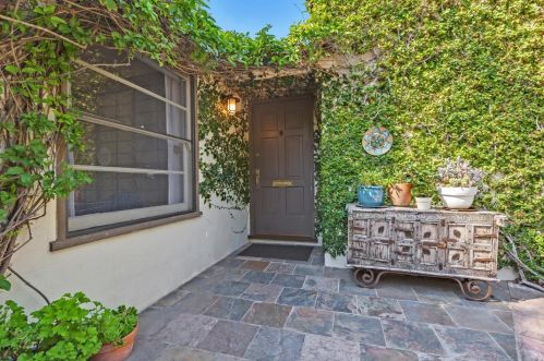 2200 Amherst St, Palo Alto, CA 94306-1206