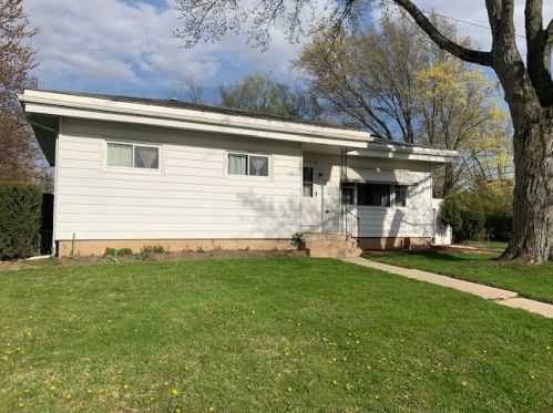 907 6th St, Alden, IL 60033-2143