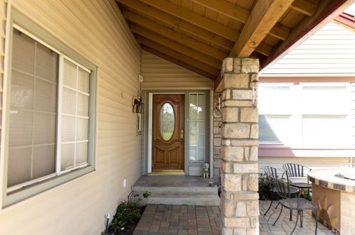 9127 Middlefield Dr, Riverside CA  92508-6261 exterior