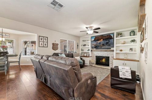 8517 Rosemary Dr, Riverside CA  92508-2921 exterior
