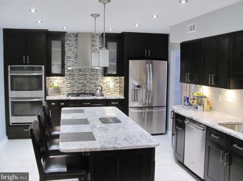 11 Hampton Ct, Blenheim, NJ 08012-4567