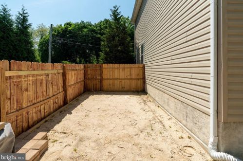 239 Railroad Ave, Ephrata PA  17522-2327 exterior