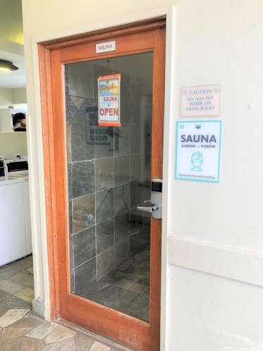 445 Seaside Ave, Honolulu HI  96815-2640 exterior