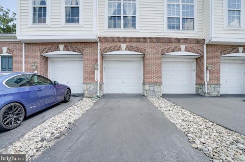6753 Hampton Bay Ln, Gainesville, VA 20155-6247