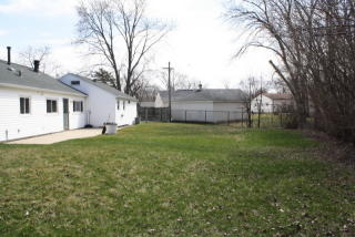 1002 Park Blvd, Streamwood, IL 60107-2148