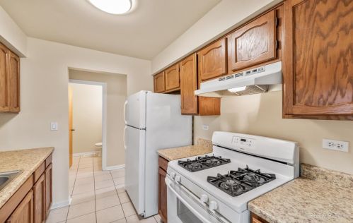 1276 Clare Ct, Carol Stream IL  60188-6011 exterior