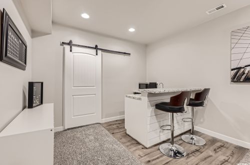 6544 Hvn Maple Dr, Taylorsville UT 84081-4162 exterior