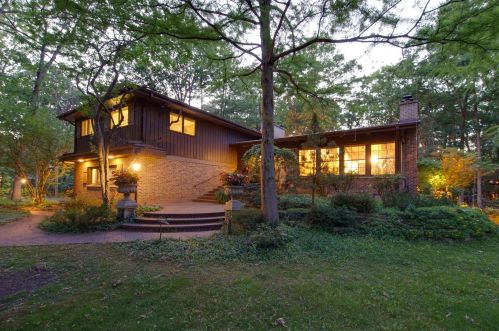 2740 Edgewood Ln, Bannockburn IL  60015-1617 exterior