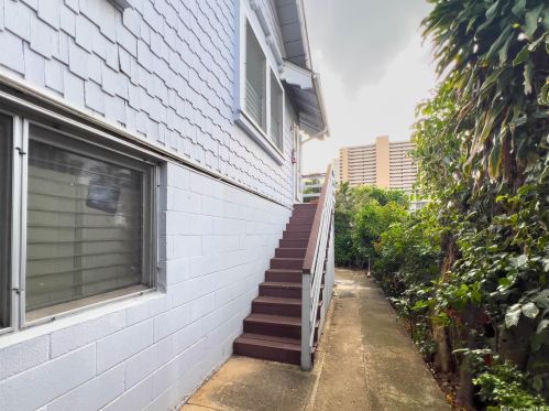 808 Makaleka Ave, Honolulu HI  96816-6033 exterior