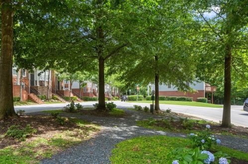 2273 Limehurst Dr, Atlanta GA  30319-5725 exterior