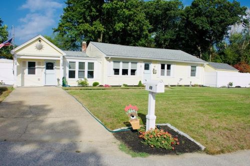 49 Star St, Warwick, RI 02888-4234