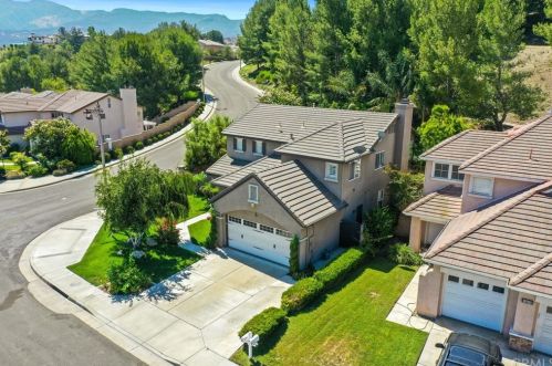 8730 Foxhollow Dr, Anaheim CA  92808-1674 exterior