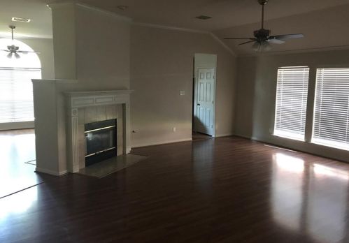 175 Merryweather Pl, Conroe, TX 77384-5060