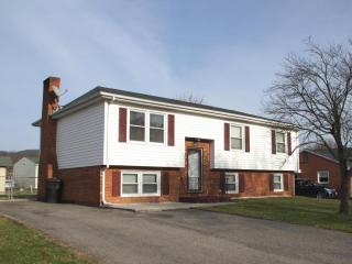 6343 Greenway Dr, Roanoke, VA 24019-6136