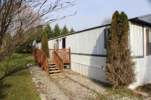 102 Cherokee Ln, Thaxton, VA 24174-3008