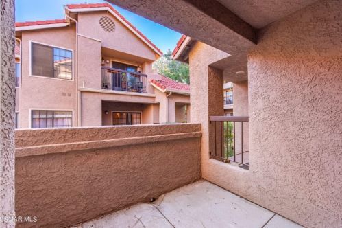 2376 Archwood Ln, Simi Valley CA  93063-6134 exterior