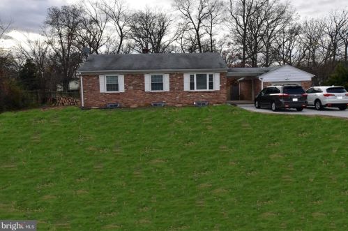 6404 Japonica St, Springfield VA  22150-1130 exterior