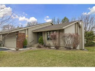 9526 Woodbridge Rd, Minneapolis, MN 55438-1667