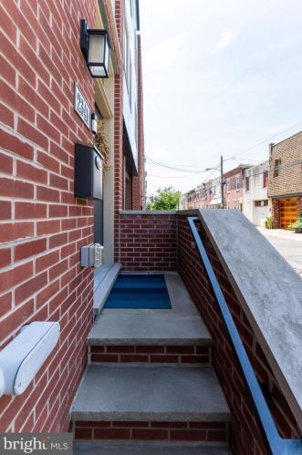 2341 Gordon St, Philadelphia PA 19132-4632 exterior