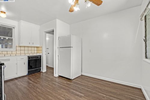 1589 Manor Blvd, San Leandro, CA 94579-1506