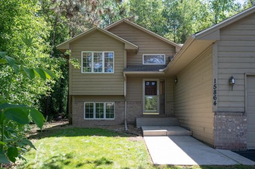 15864 Garden View Ct, Saint Paul MN  55124-7015 exterior