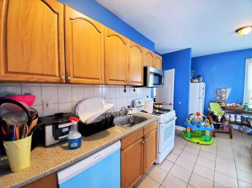 12 Elm St, Norwalk, CT 06850-3932